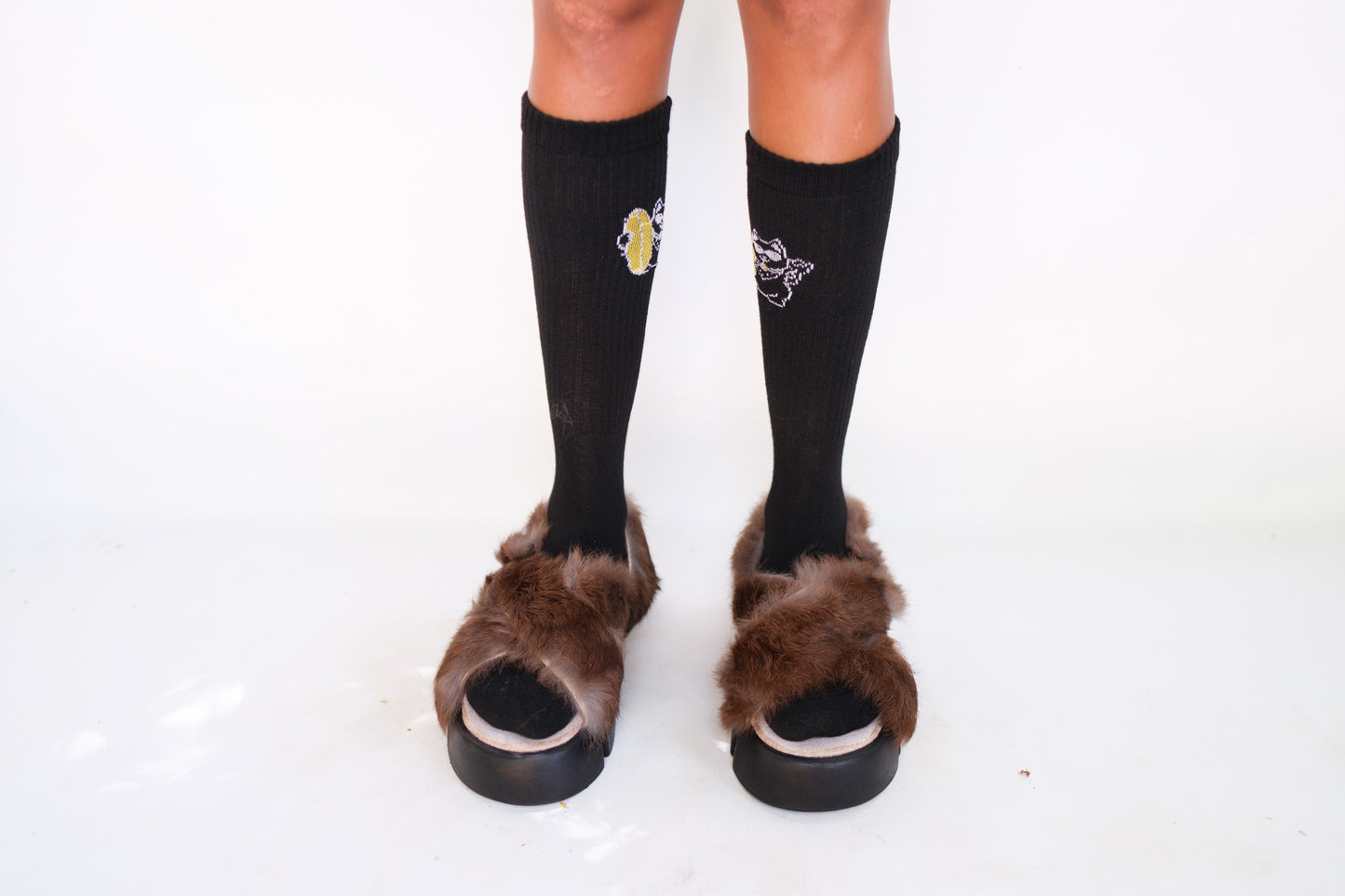 sandala fluffy brown