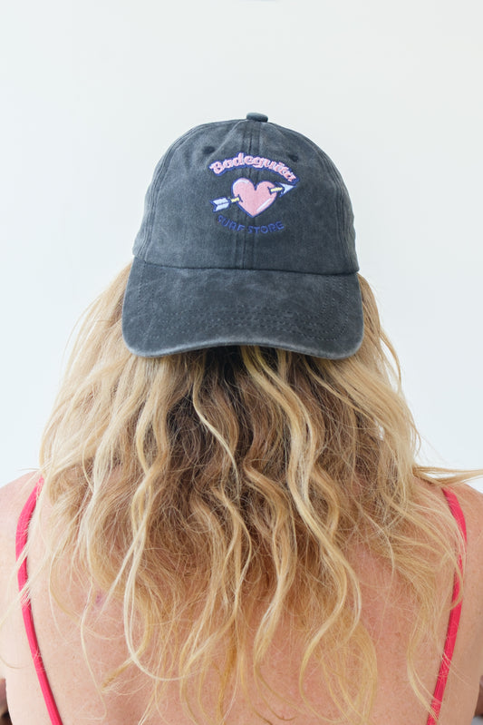 Washed black Cap —  Heart & Arrow