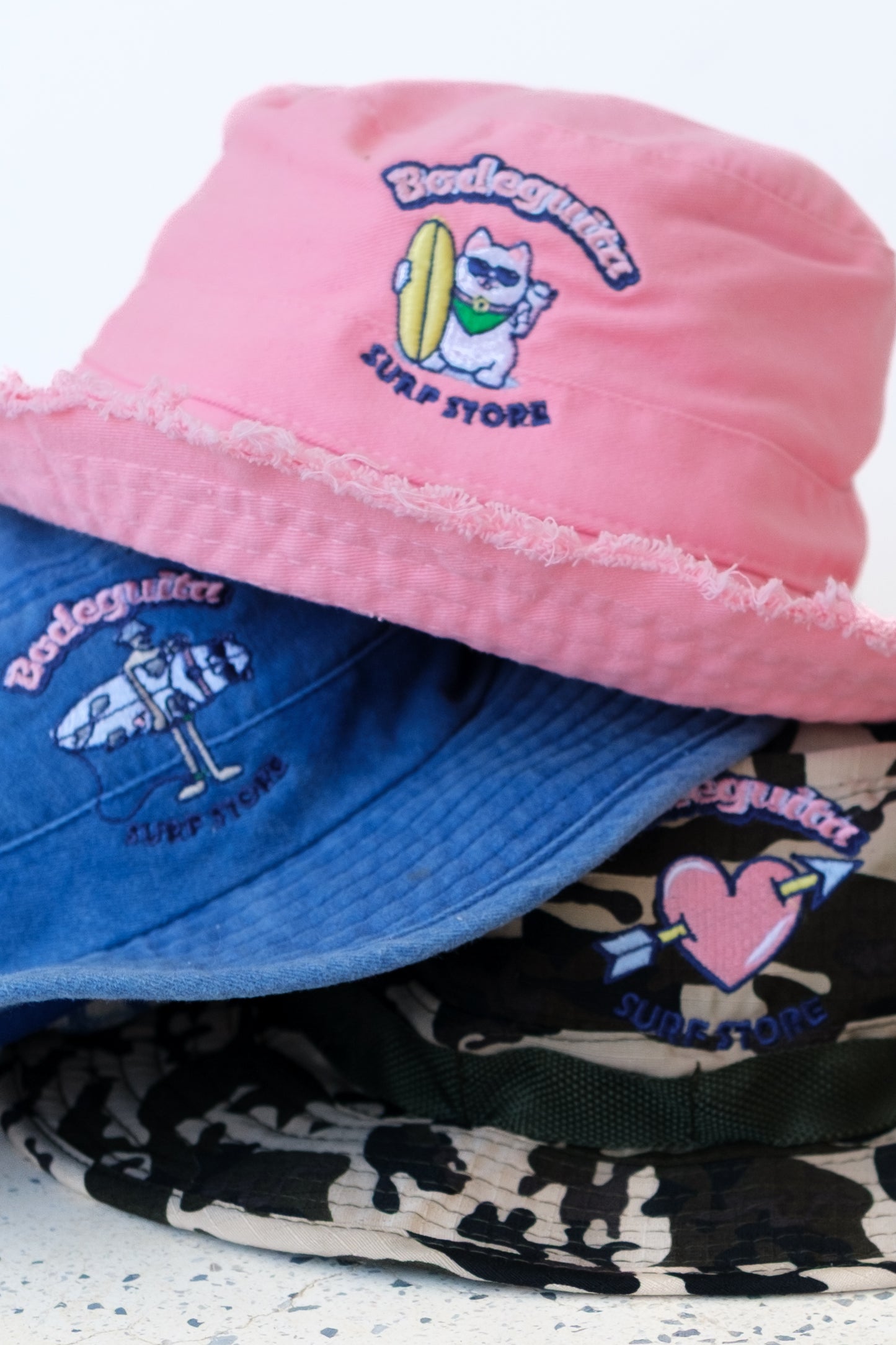 Bodeguita Surf Cat Bucket Hat